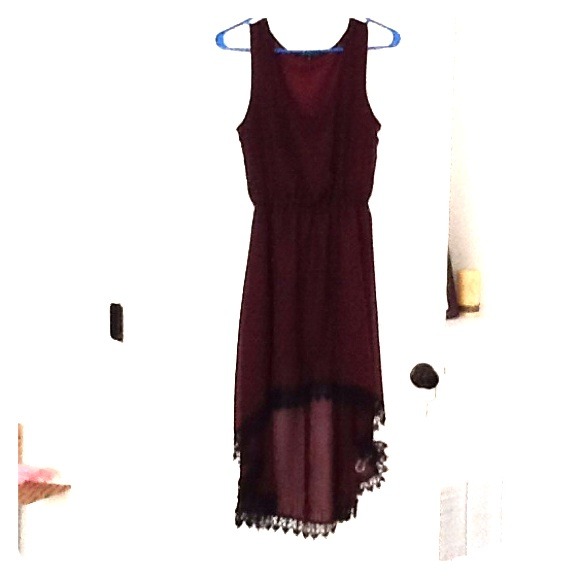**host pick** Stunning high/low dress w/lace trim