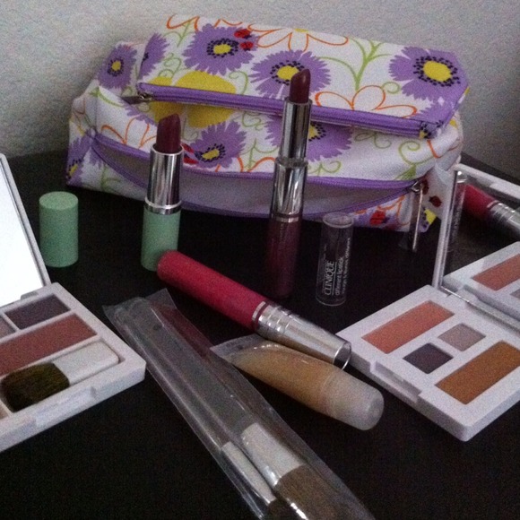 Bundle CLINIQUE Never Used
