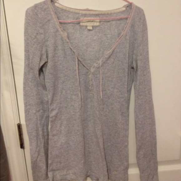 Gray american eagle shirt