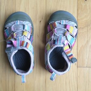 Little kids keen sandal size 7 - multi color