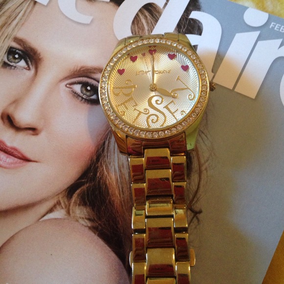 💢SOLD Locally💢 Large Face Gold Watch