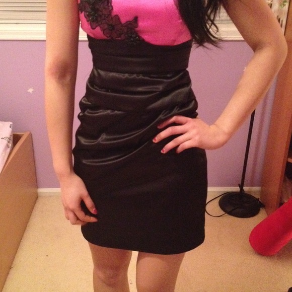 One shoulder flower dress - Picture 2 of 4