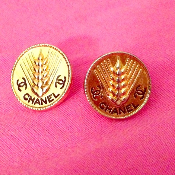 ❌SOLD❌Authentic Chanel Earrings