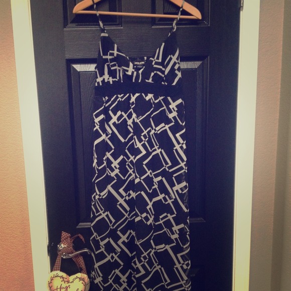 Black and white summer maxi dress