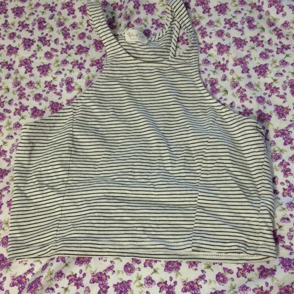 Brandy Melville Tops - Brandy Melville crop top