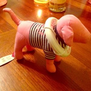 NWT Victoria secret S.S dog RARE