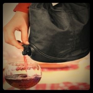 Wine bag / purse . W spout