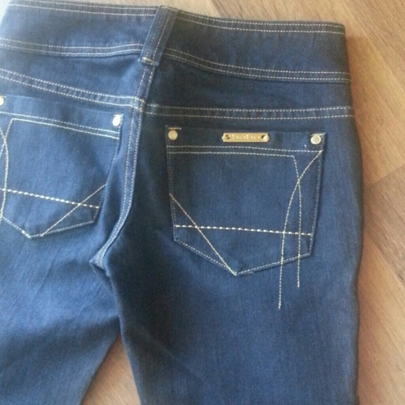 Bebe capri skinny jeans