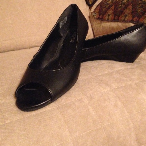 Black Peep Toe Flats