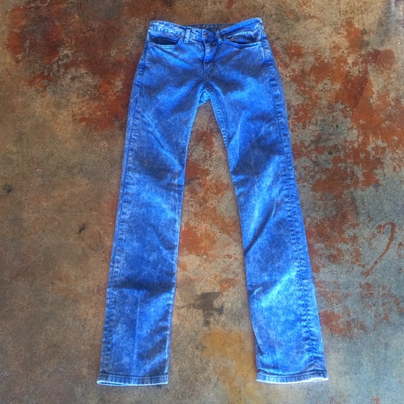 The Slim Slack | American Apparel Acid Wash Jeans - Picture 2 of 3