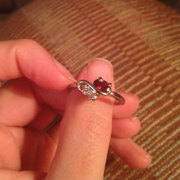 Ring - Picture 3 of 4