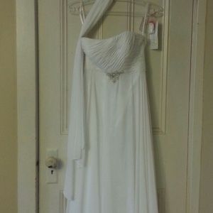 White Strapless / attachable straps Wedding dress