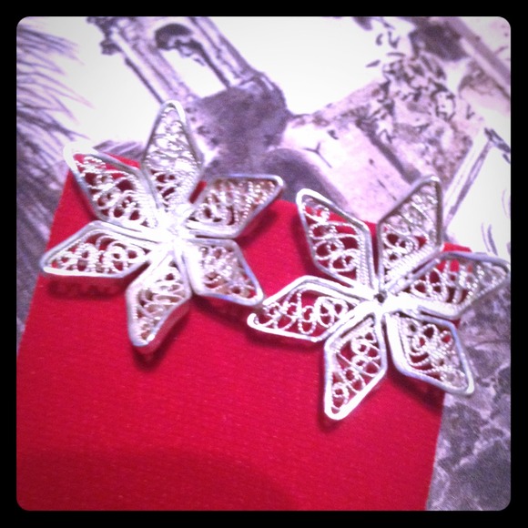 9.25 silver handmade flower earrings
