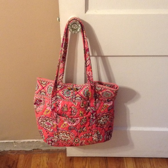 ON HOLD @cristelle until 2/18 Vera Bradley Bag Bag