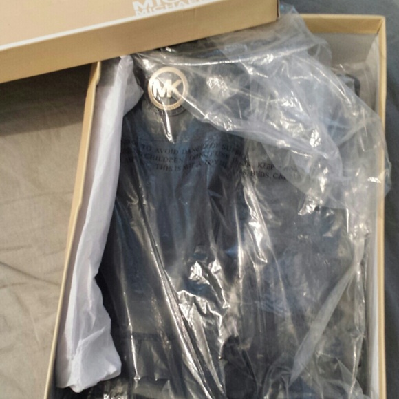 Michael Kors Limited Edition Rainboots - Picture 3 of 3