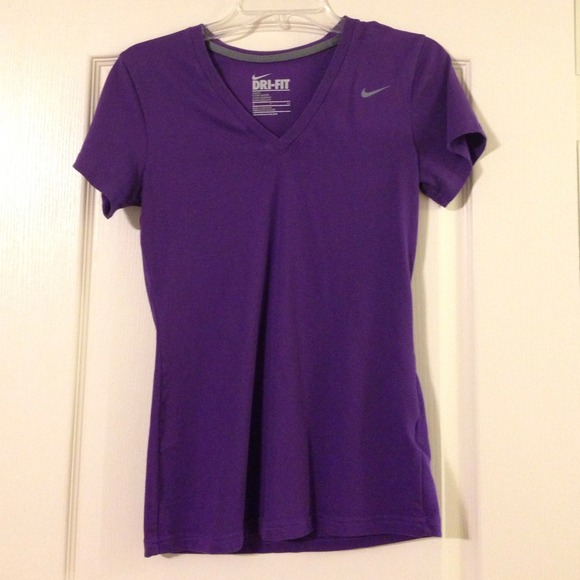 Nike dri-fit small t-shirt purple