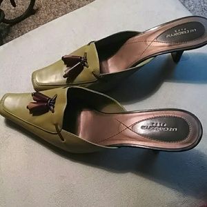 *SOLD*Never worn Liz Claiborne olive colored mules