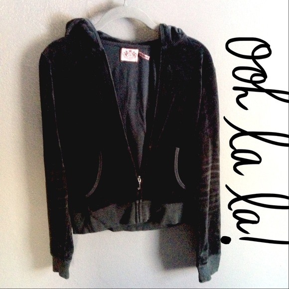 Very cute Juicy Couture sweat shirt!