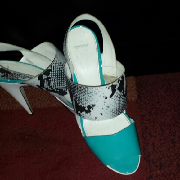 ♥SOLD★Really pretty comfortable platform sandals - Picture 3 of 4