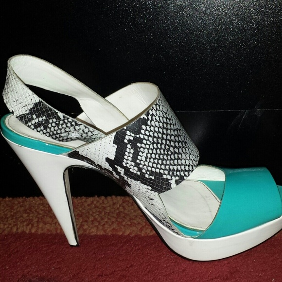 ♥SOLD★Really pretty comfortable platform sandals - Picture 4 of 4