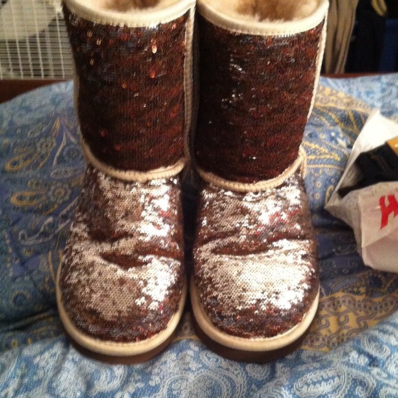REDUCED UGGS Reversible" sequined uggs!