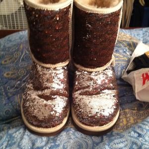 REDUCED UGGS Reversible" sequined uggs!