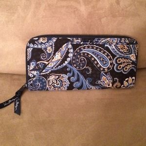 Vera Bradley wallet/travel and passport holder