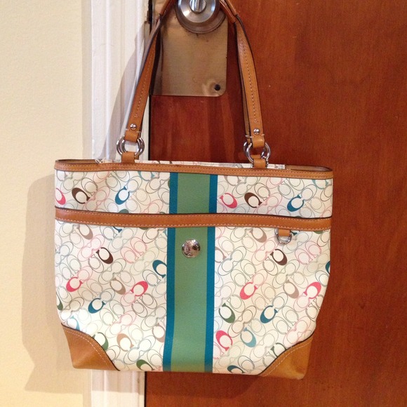 Coach Tote with monogrammed C outline in color - Picture 1 of 4
