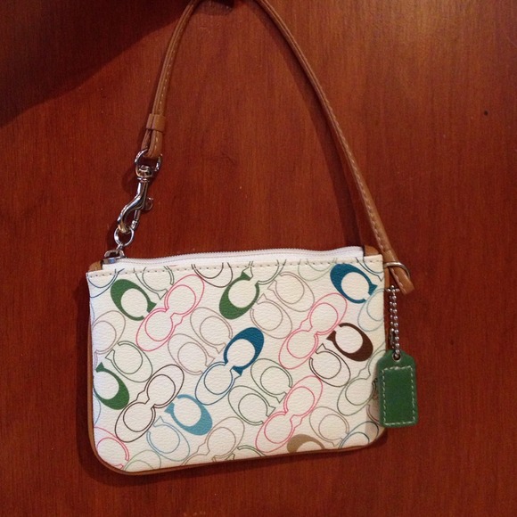 Coach wristlet - Picture 2 of 3