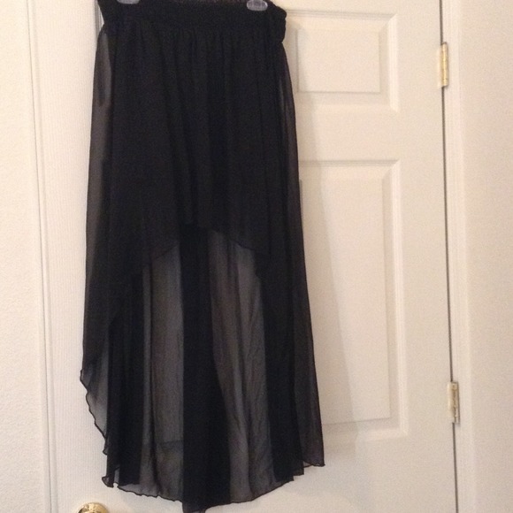 Black high low skirt