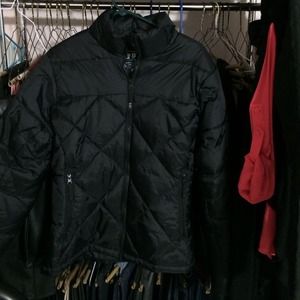 Double down jacket with adjustable straps on wrist