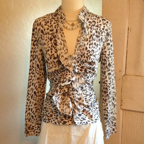 VS Animal Print Ruffle Front Top - Picture 1 of 4