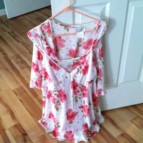Express night gown with matching rob