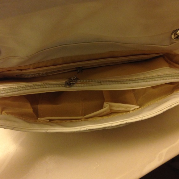 ❌SOLD❌Quilted Chanel inspired purse - Picture 4 of 4