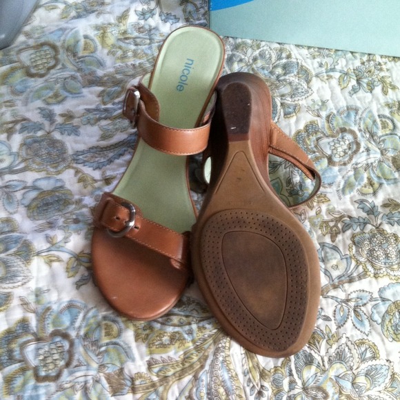 Shoes - Picture 3 of 3