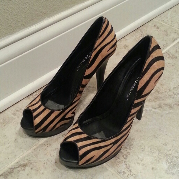 BCBGeneration platform pumps - Picture 3 of 4