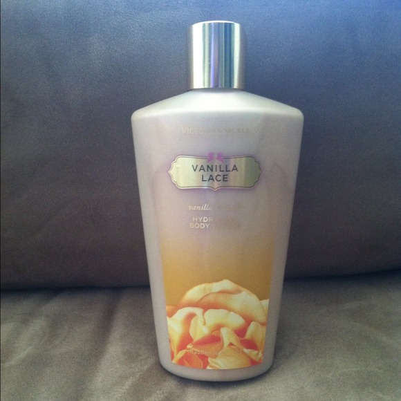 SOLD VS Vanilla Lace Body Lotion
