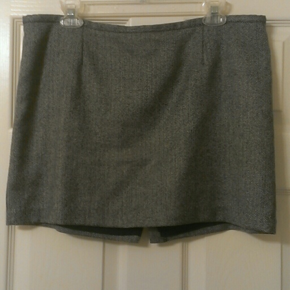 Gray wool skirt