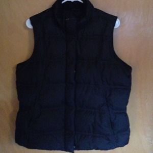 ☀️SOLD in bundle☀️Eddie Bauer Puffy Vest in black
