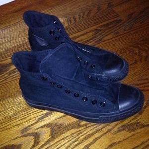 ON HOLD Black high top Converse