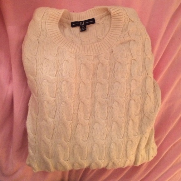 Gap XS White Cable Knit Sweater