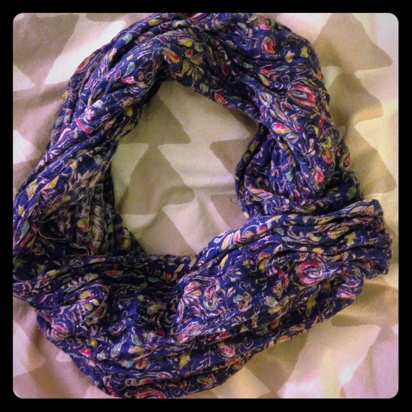 Oriental infinity scarf