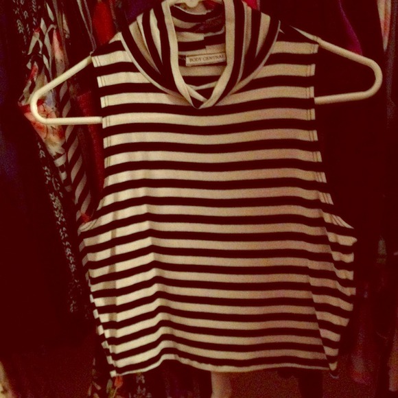 Turtle neck crop top - Picture 1 of 2