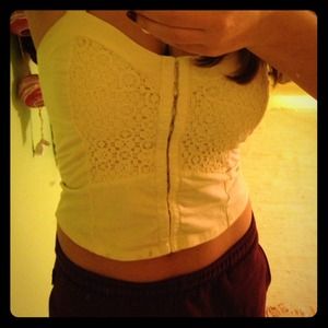 🚫UNAVAILABLE🚫 White bustier crop top✌️