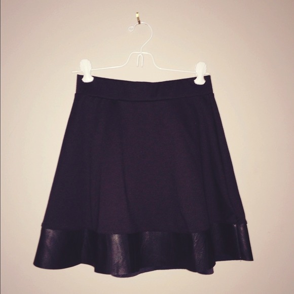 SOLD ON VINTED ❗️❌ faux leather trim skirt
