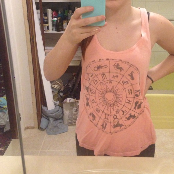 ⛔️SOLD⛔️Billabong zodiac orange tank top - Picture 3 of 3