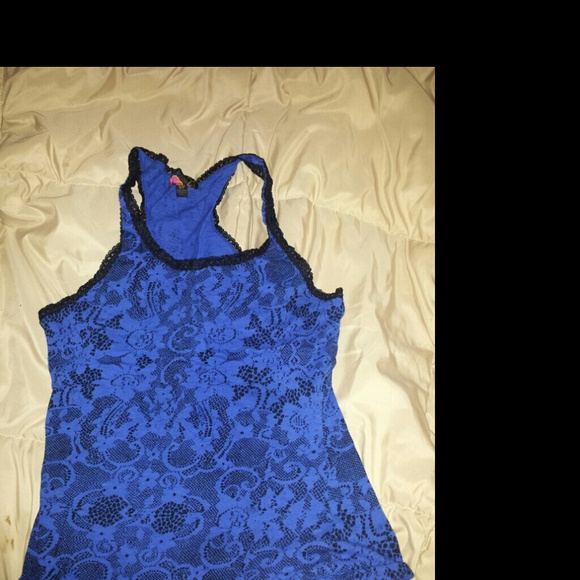 Tank top - Picture 1 of 1