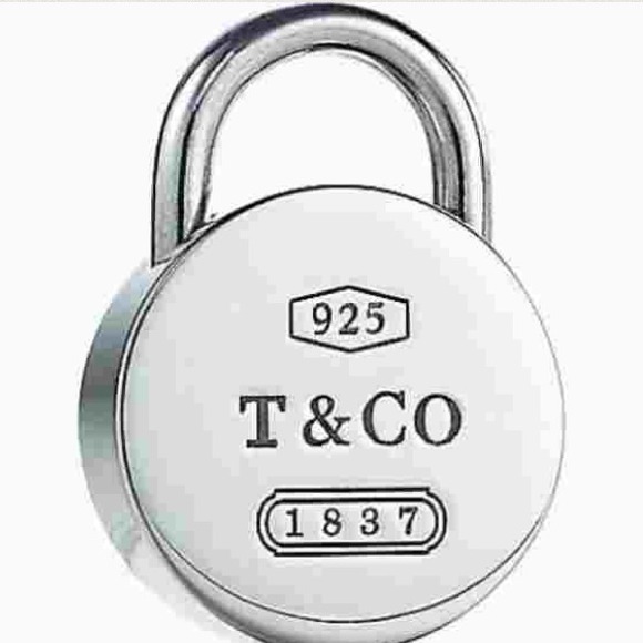 💥💥SOLD💥💥Tiffany and Co authentic lock charm
