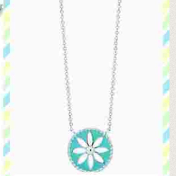 T&CO Daisy signature pendant