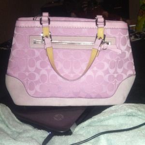 Gently used pink Coach purse!